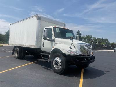 International MV607 Box Truck - 220HP, 6 Speed Automatic, Roll up Door