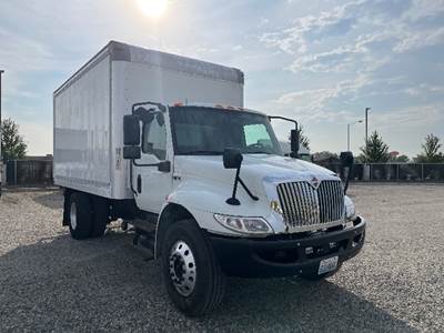 International MV607 Box Truck - 220HP, 6 Speed Automatic, Roll up Door