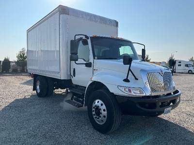 International MV607 Box Truck - 220HP, 6 Speed Automatic, Roll up Door
