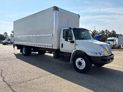 International MV607 Box Truck - 220HP, 6 Speed Automatic, Roll up Door