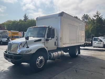 International MV607 Box Truck - 220HP, 6 Speed Automatic, Roll up Door