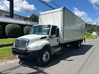 International MV607 Box Truck - 220HP, 6 Speed Automatic, Roll up Door