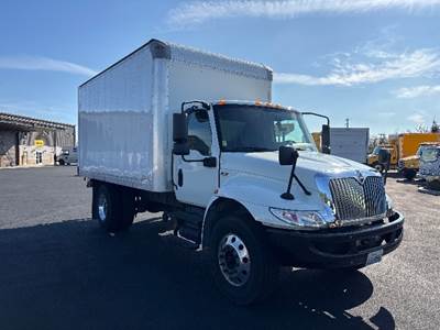 International MV607 Box Truck - 220HP, 6 Speed Automatic, Roll up Door