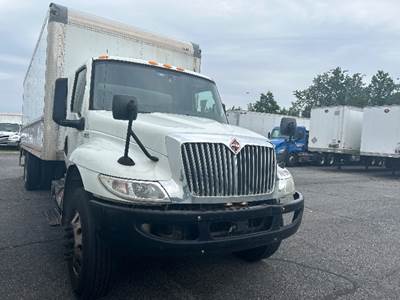 International MV607 Box Truck - 250HP, 6 Speed Automatic, Roll up Door