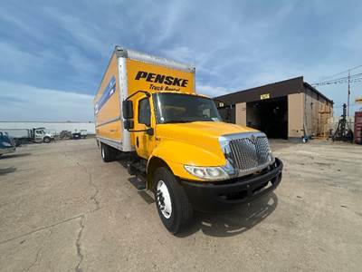 International MV607 26 ft Box Truck - 220HP, 7 Speed Automatic, Roll up Door