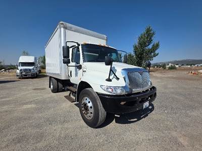 International MV607 Box Truck - 220HP, 6 Speed Automatic, Roll up Door