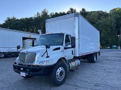 International MV607 Box Truck - 220HP, 6 Speed Automatic, Swing Door