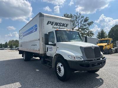International MV607 Box Truck - 220HP, 6 Speed Automatic, Roll up Door