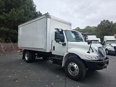 International MV607 Box Truck - 220HP, 6 Speed Automatic, Roll up Door