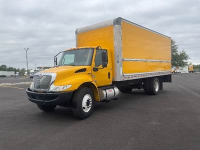 International MV607 Box Truck - 220HP, 6 Speed Automatic, Roll up Door