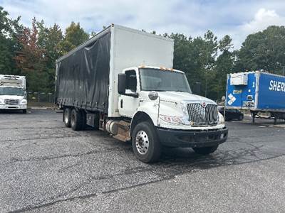 International MV607 Box Truck - 300HP, 10 Speed Manual, Swing Door