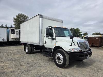 International MV607 Box Truck - 220HP, 6 Speed Automatic, Roll up Door