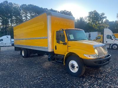 International MV607 Box Truck - 220HP, 6 Speed Automatic, Roll up Door