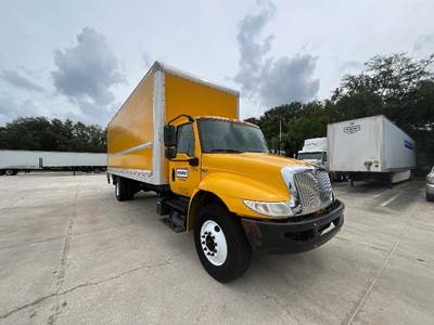 International MV607 26 ft Box Truck - 220HP, 6 Speed Automatic, Roll up Door
