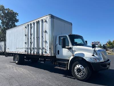 International MV607 Box Truck - 220HP, 6 Speed Automatic, Swing Door
