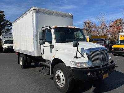 International MV607 Box Truck - 220HP, 6 Speed Automatic, Roll up Door
