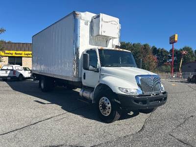 International MV607 Box Truck - 260HP, 6 Speed Automatic, Roll up Door