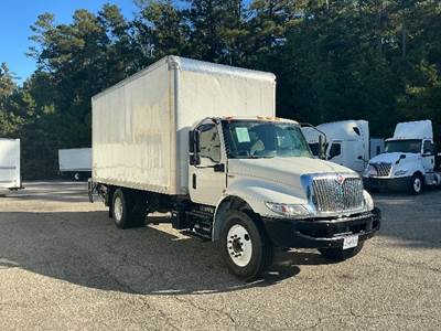 International MV607 Box Truck - 220HP, 6 Speed Automatic, Roll up Door