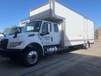 International MV607N Box Truck - 220HP, 6 Speed Automatic, Swing Door