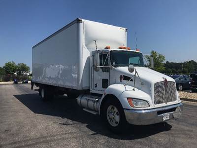 Kenworth T370 Box Truck - 300HP, 6 Speed Automatic, Roll up Door