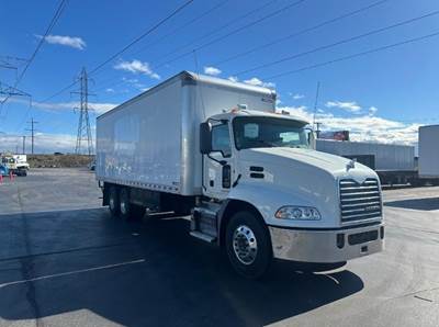 Mack Pinnacle CXU613 Box Truck - 395HP, 12 Speed Automatic, Roll up Door