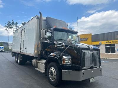 Western Star 4700SB Box Truck - 370HP, 6 Speed Automatic, Roll up Door
