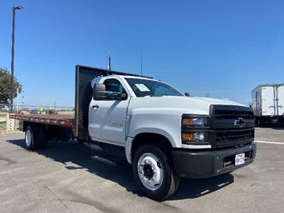 Chevrolet Silverado Flatbed Truck - 350HP, 6 Speed Automatic
