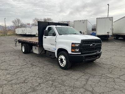 Chevrolet Silverado Flatbed Truck - 350HP, 6 Speed Automatic