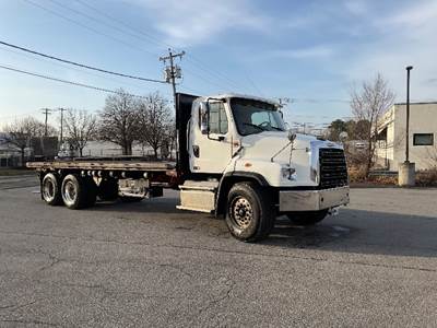 Freightliner 114SD Tandem Axle 24 ft Flatbed Truck - 410HP, 6 Speed Automatic