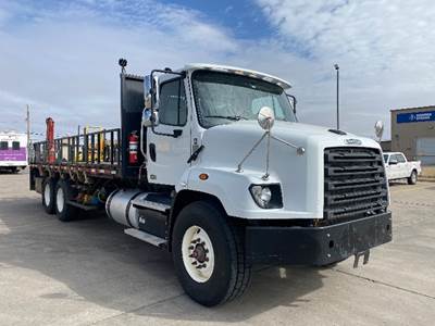 Freightliner 114SD Tandem Axle Flatbed Truck - 450HP, 10 Speed Manual