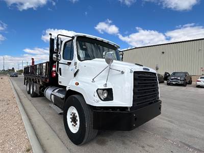 Freightliner 114SD Tandem Axle Flatbed Truck - 450HP, 10 Speed Manual