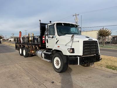 Freightliner 114SD Tandem Axle Flatbed Truck - 450HP, 10 Speed Manual