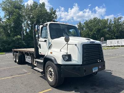 Freightliner 114SD Tandem Axle Flatbed Truck - 410HP, 6 Speed Automatic