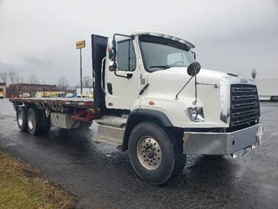 Freightliner 114SD Tandem Axle Flatbed Truck - 410HP, 6 Speed Automatic