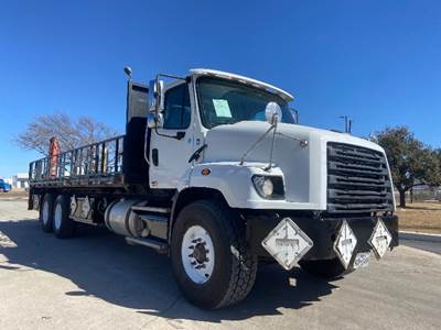 Freightliner 114SD Tandem Axle Flatbed Truck - 450HP, 10 Speed Manual