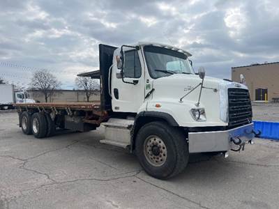 Freightliner 114SD Tandem Axle Flatbed Truck - 410HP, 6 Speed Automatic
