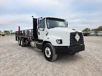 Freightliner 114SD Tandem Axle Flatbed Truck - 450HP, 10 Speed Manual