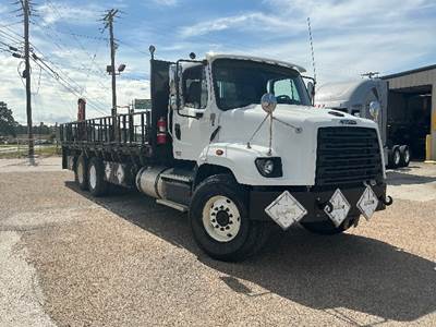 Freightliner 114SD Tandem Axle Flatbed Truck - 450HP, 10 Speed Manual