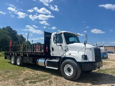 Freightliner 114SD Tandem Axle Flatbed Truck - 450HP, 10 Speed Manual