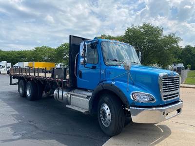 Freightliner M2 112 Tandem Axle 26 ft Flatbed Truck - 410HP, 10 Speed Manual