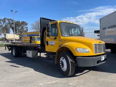 Freightliner M2 26 ft Flatbed Truck - 220HP, 6 Speed Automatic