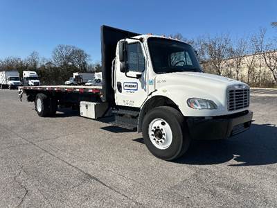 Freightliner M2 26 ft Flatbed Truck - 220HP, 6 Speed Automatic