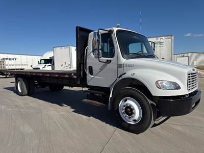 Freightliner M2 26 ft Flatbed Truck - 220HP, 6 Speed Automatic