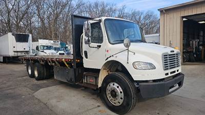 Freightliner M2 Tandem Axle 28 ft Flatbed Truck - 350HP, 10 Speed Manual