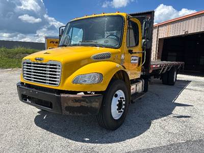 Freightliner M2 26 ft Flatbed Truck - 220HP, 7 Speed Automatic