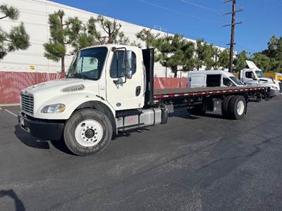 Freightliner M2 26 ft Flatbed Truck - 220HP, 6 Speed Automatic