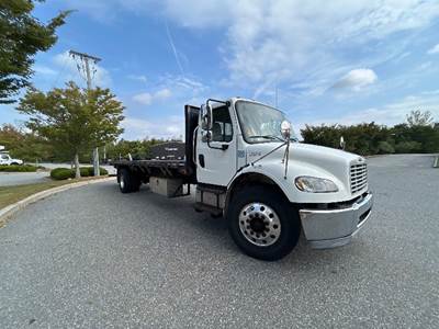 Freightliner M2 26 ft Flatbed Truck - 250HP, 6 Speed Automatic