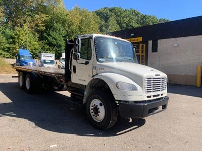 Freightliner M2 Tandem Axle 24 ft Flatbed Truck - 260HP, 10 Speed Manual
