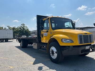 Freightliner M2 26 ft Flatbed Truck - 220HP, 7 Speed Automatic