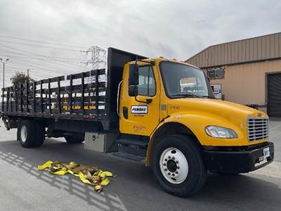 Freightliner M2 26 ft Flatbed Truck - 220HP, 7 Speed Automatic, Liftgate